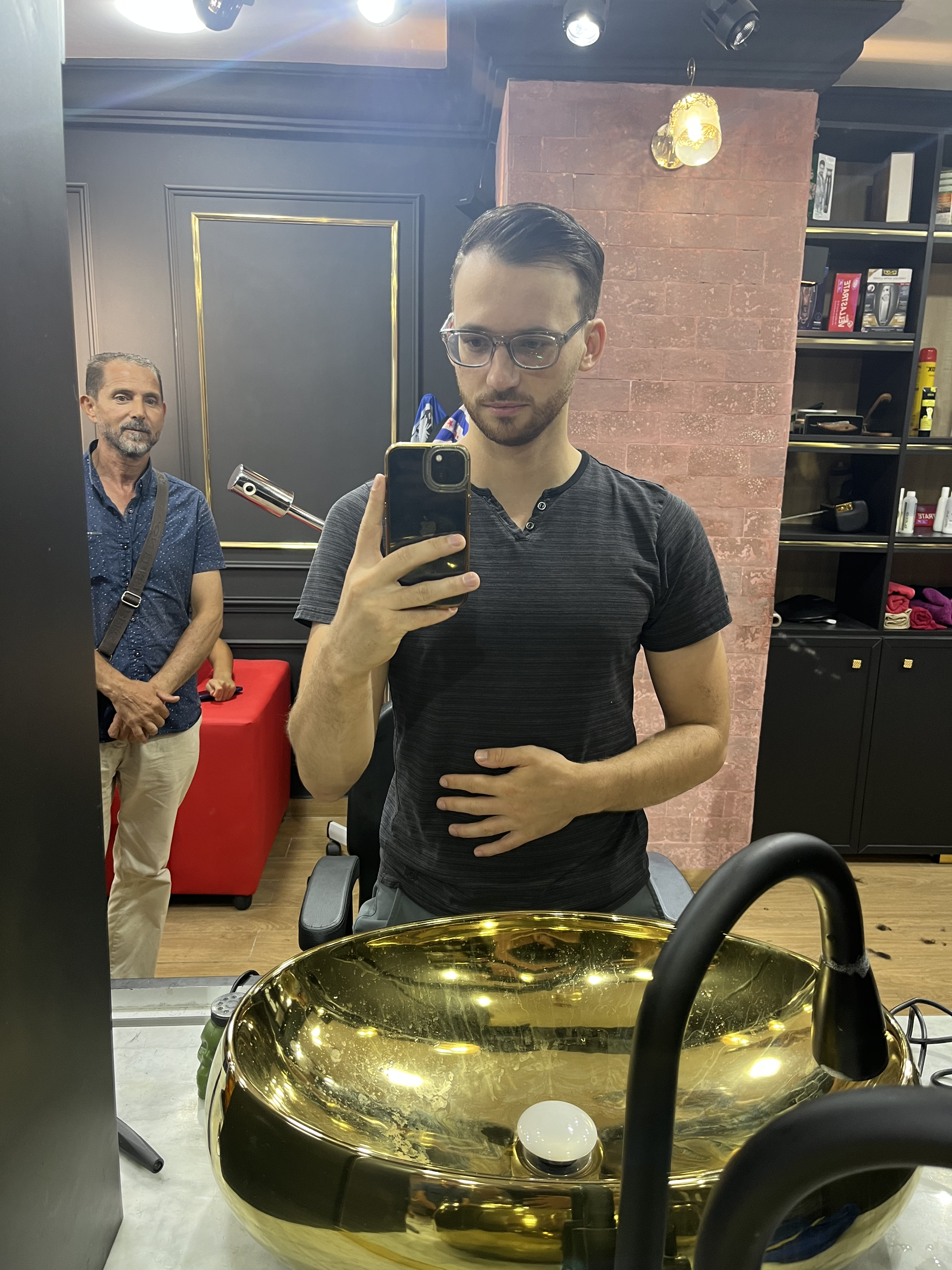 mirror selfie of my new haircut